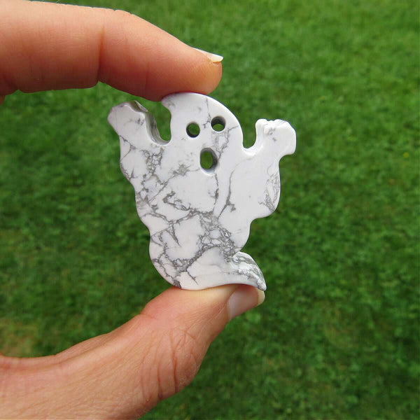 White Howlite Crysal Ghost Carving Halloween Decor