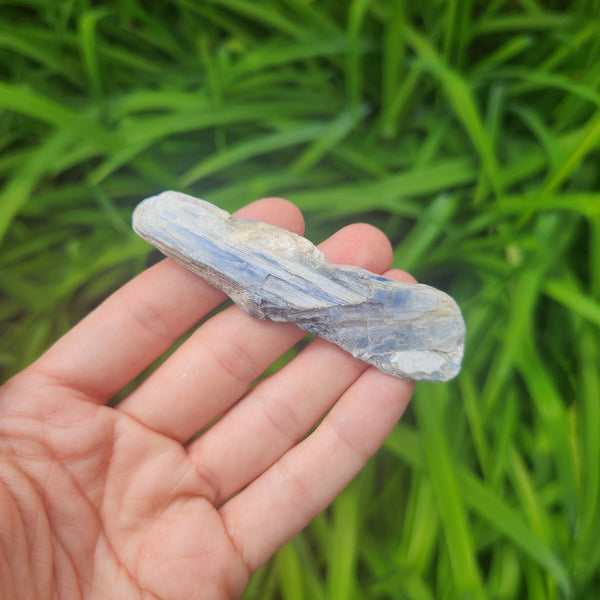 Raw Blue Kyanite Stone Blade