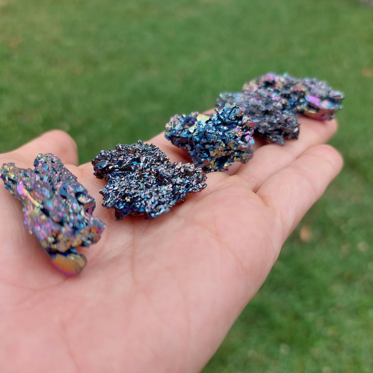 Black Rainbow Carborundum Crystal 1.25" | Silicon Carbide Stone