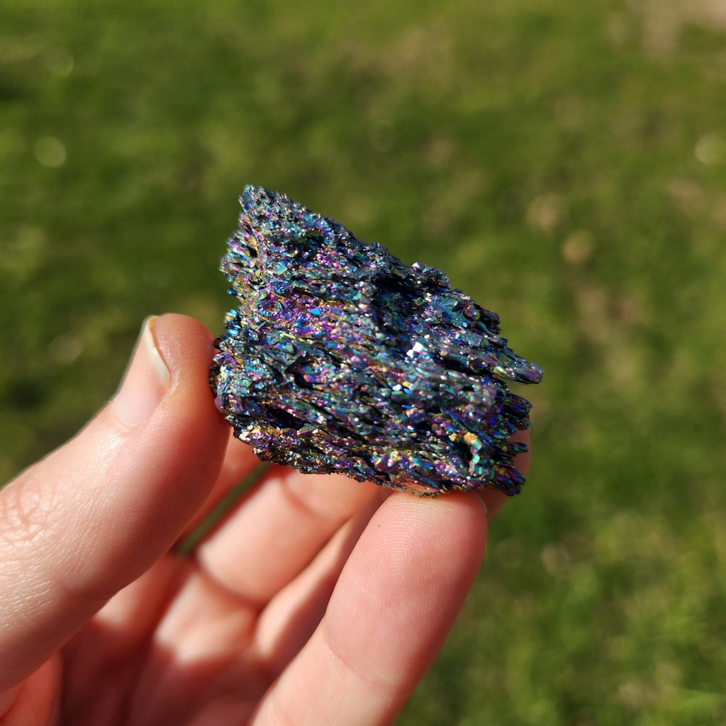 Black Rainbow Carborundum Crystal | Silicon Carbide Stone