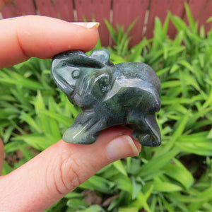 Moss Agate Crystal Elephant Stone Carving