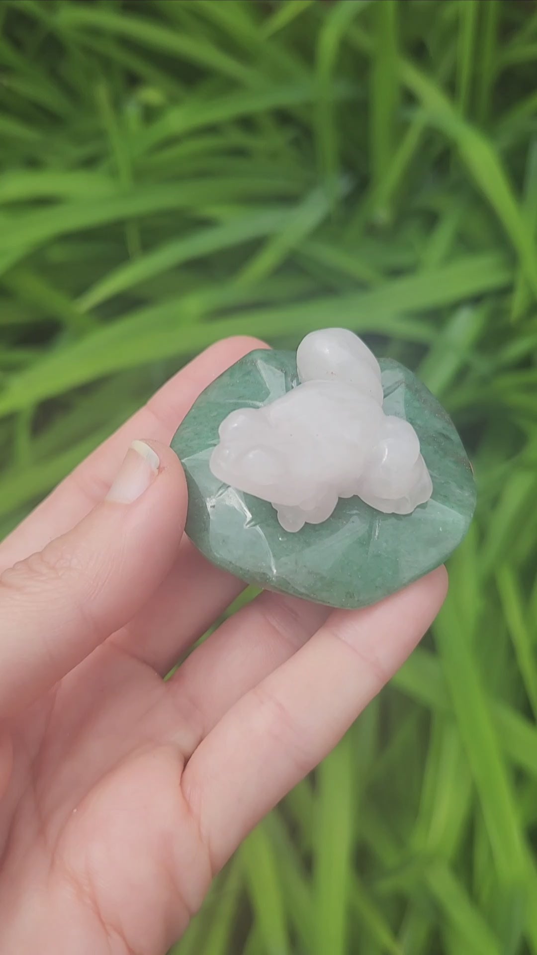 Rose Quartz Frog on Aventurine Lily Pad Animal Stone Carving