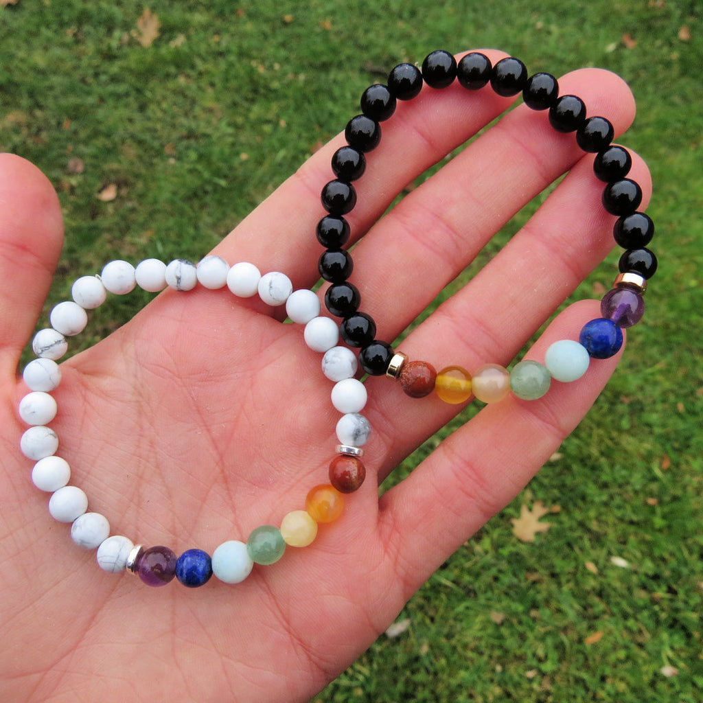 7 Chakra Bracelet w/ Crystal Healing Stone Beads in White or Black Howlite / 6.5 Small / Silver Plated