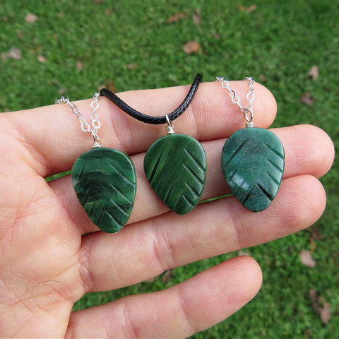 Crystal Leaf Necklace - Green Stone Plant Necklace - Vegan Neckace