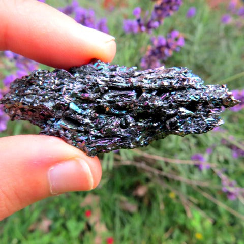 Black Rainbow Carborundum Crystal | Silicon Carbide Stone